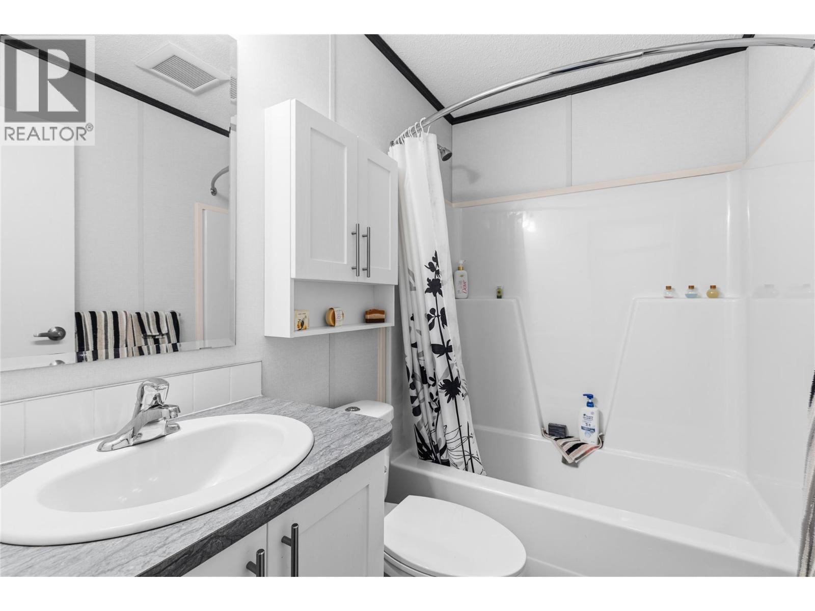 #30 6902 Okanagan Landing Road - Image 34