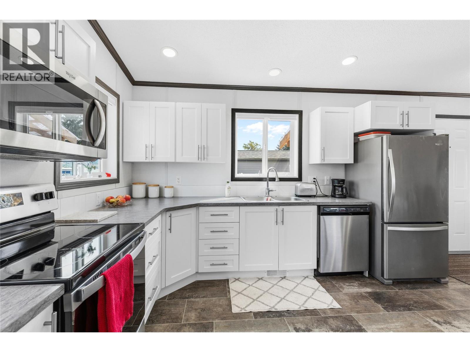 #30 6902 Okanagan Landing Road - Image 12