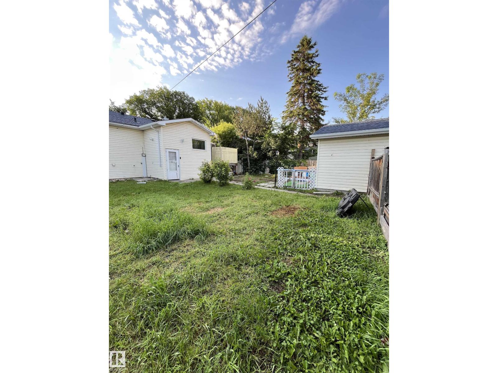 11938 70 NW - 15