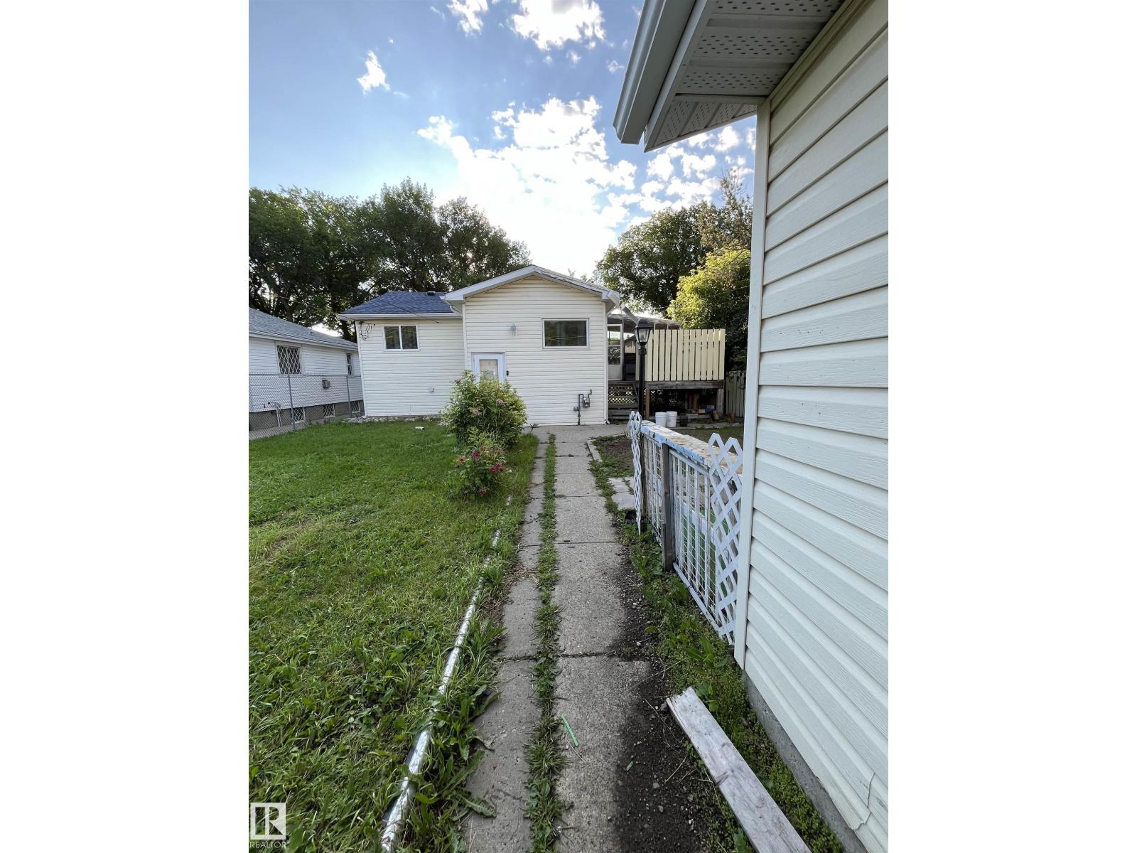 11938 70 NW - 16