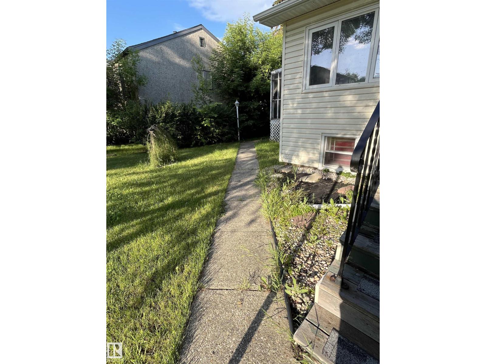 11938 70 NW - 9
