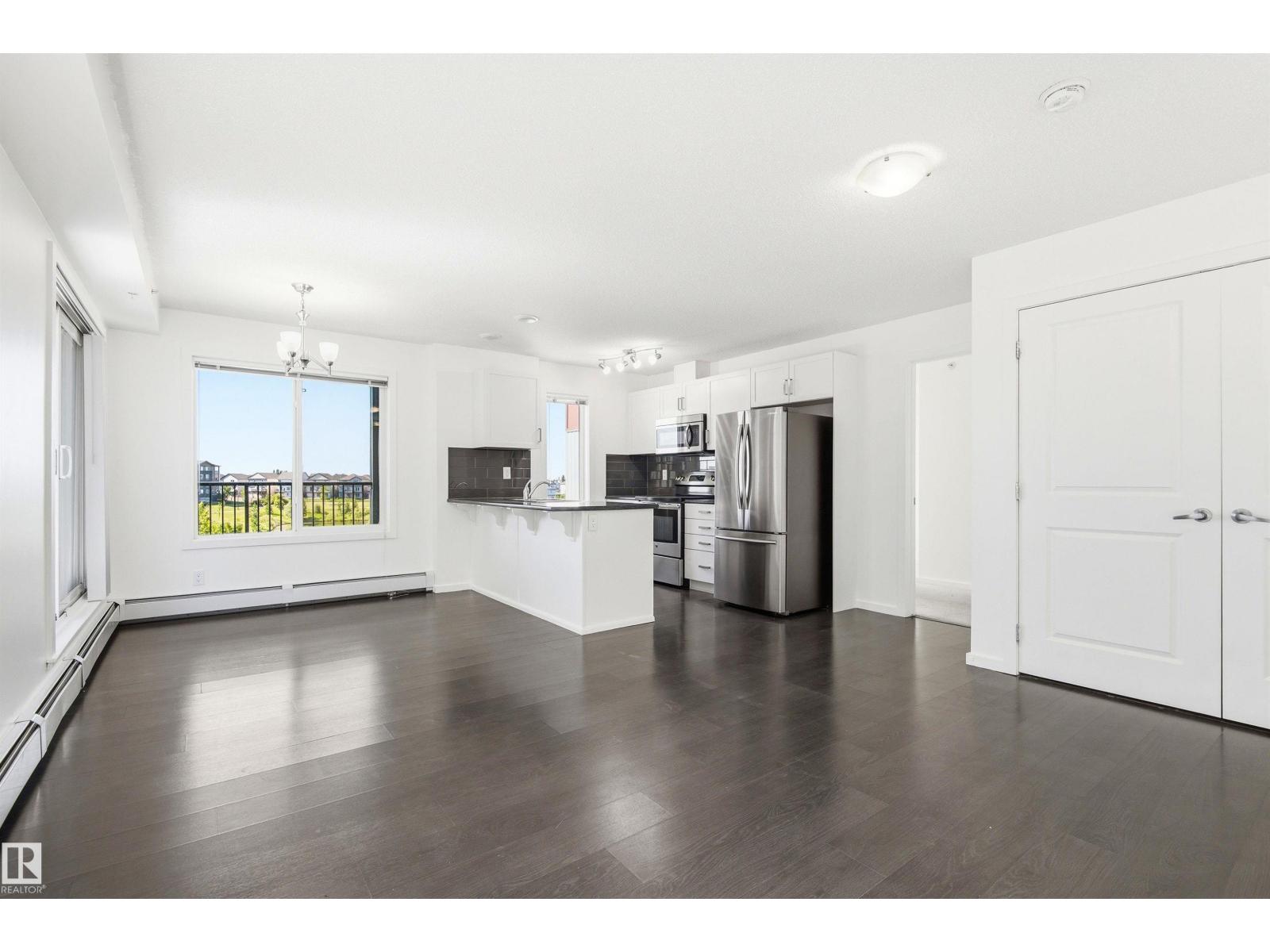#435 5515 7 AV SW - 5