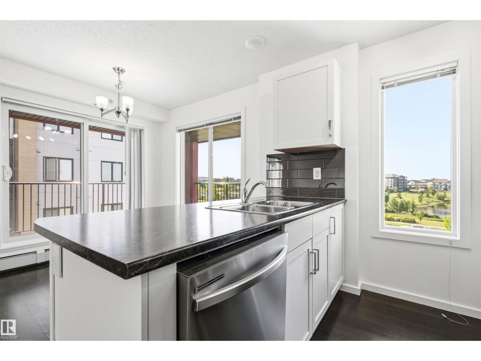 #435 5515 7 AV SW - 17