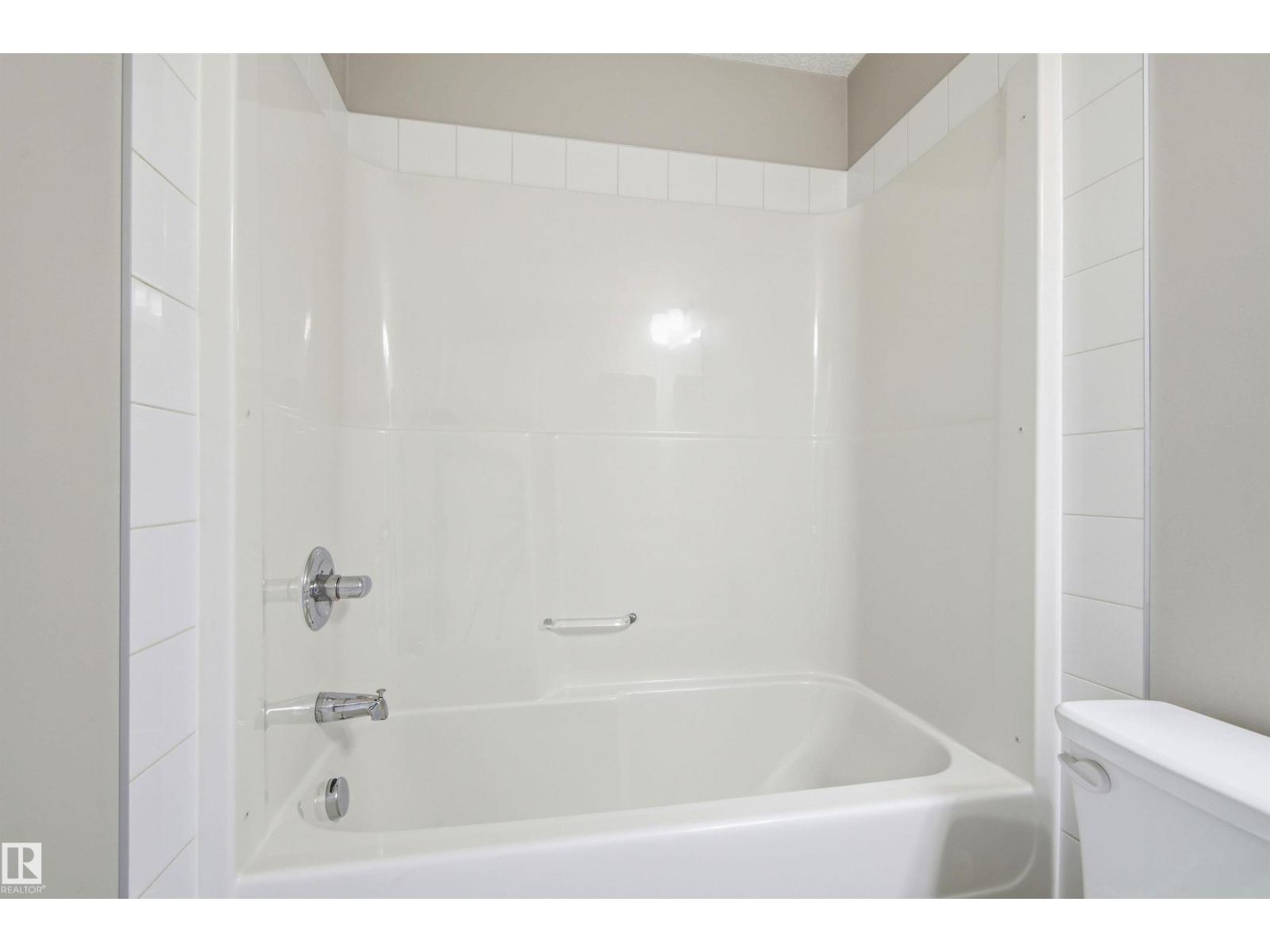 #435 5515 7 AV SW - 24