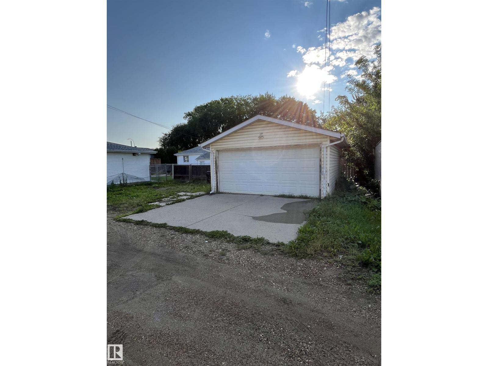 11938 70 NW - 21