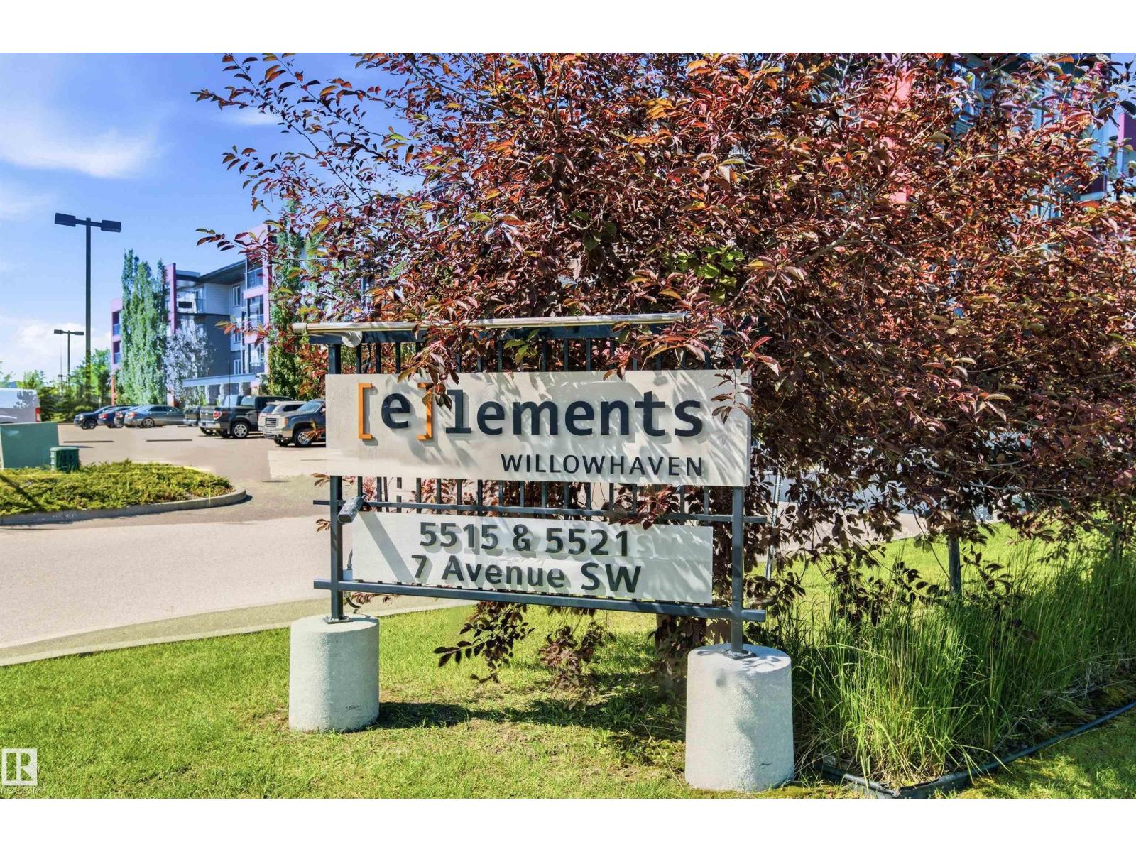 #435 5515 7 AV SW - 36