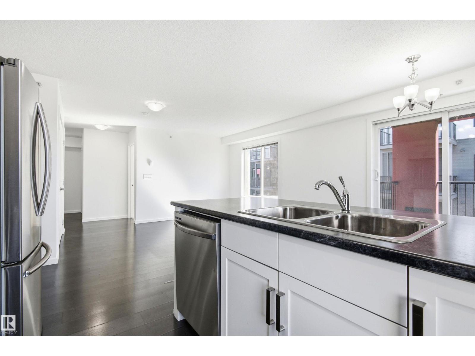 #435 5515 7 AV SW - 19