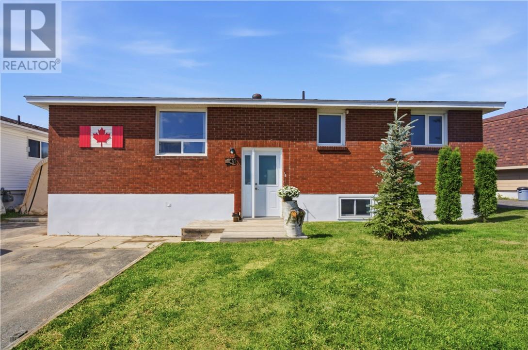 43 Shamess Crescent - 43