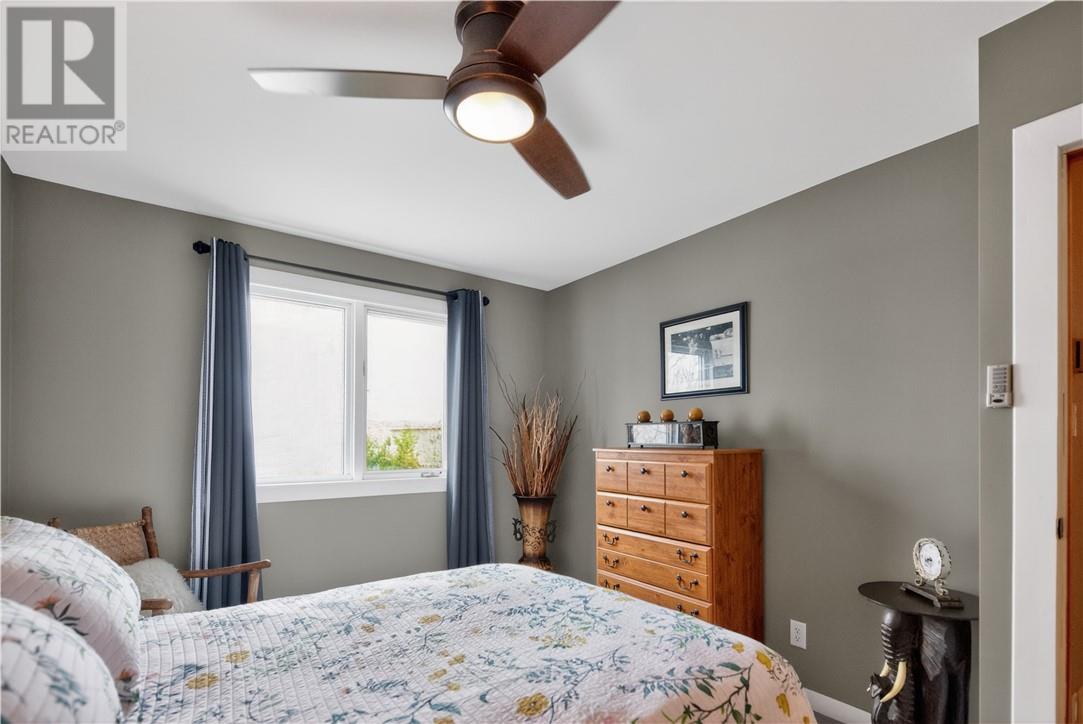 6 Eugenie Road - 25