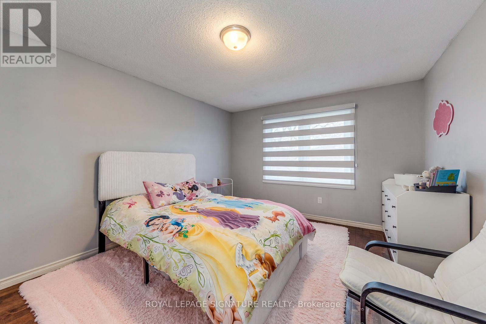 54 RANDOLF COURT - 20