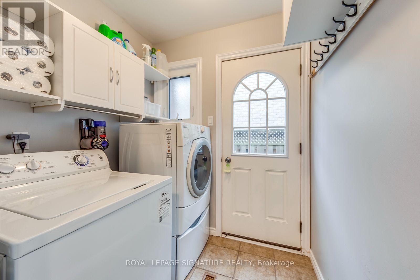 54 RANDOLF COURT - 25
