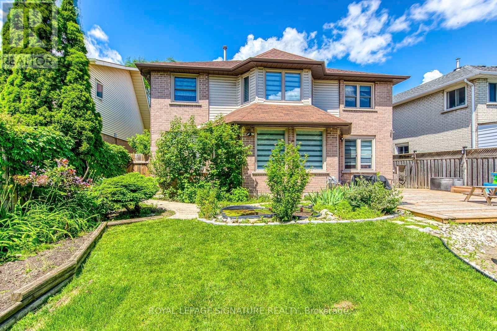 54 RANDOLF COURT - 38