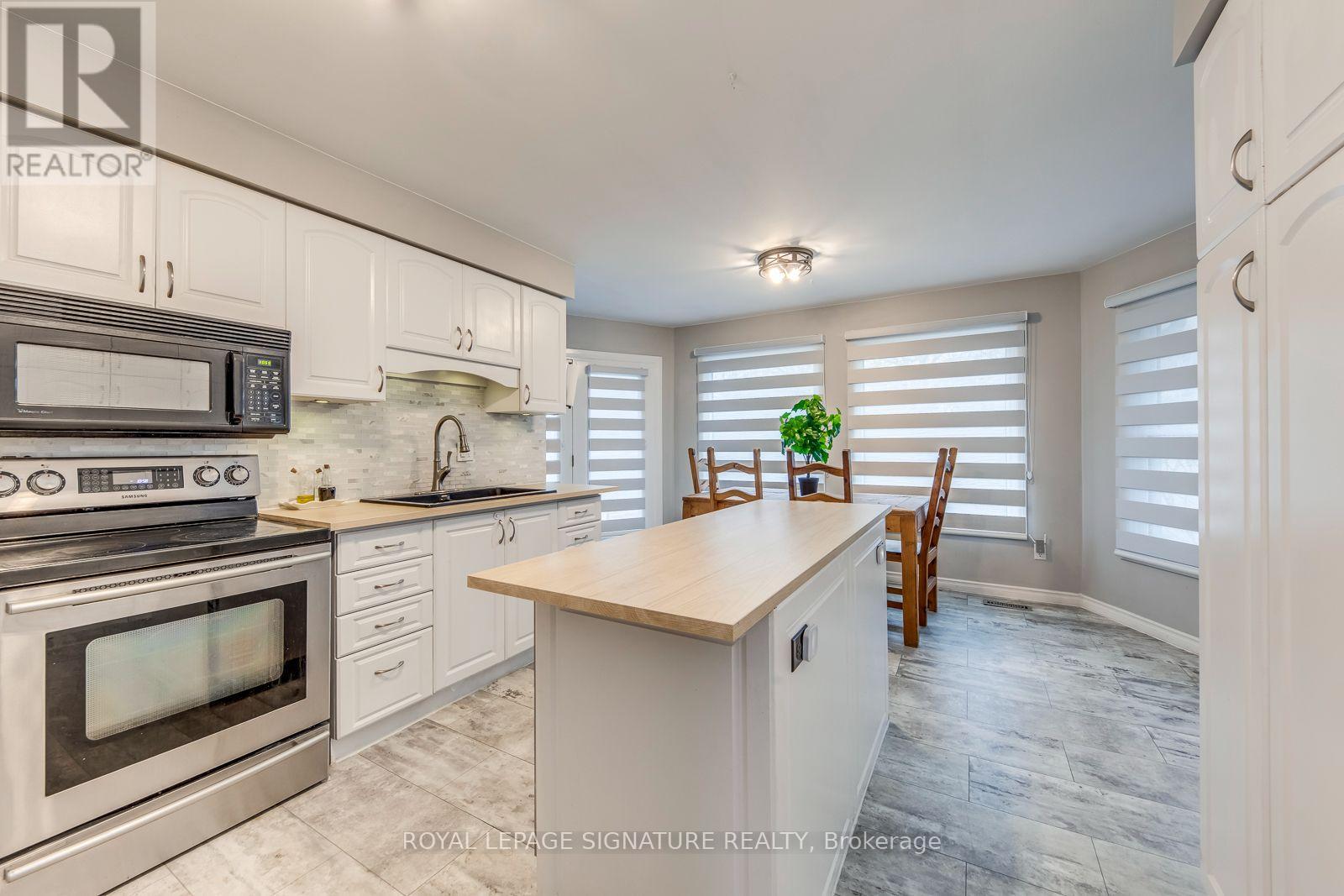 54 RANDOLF COURT - 7