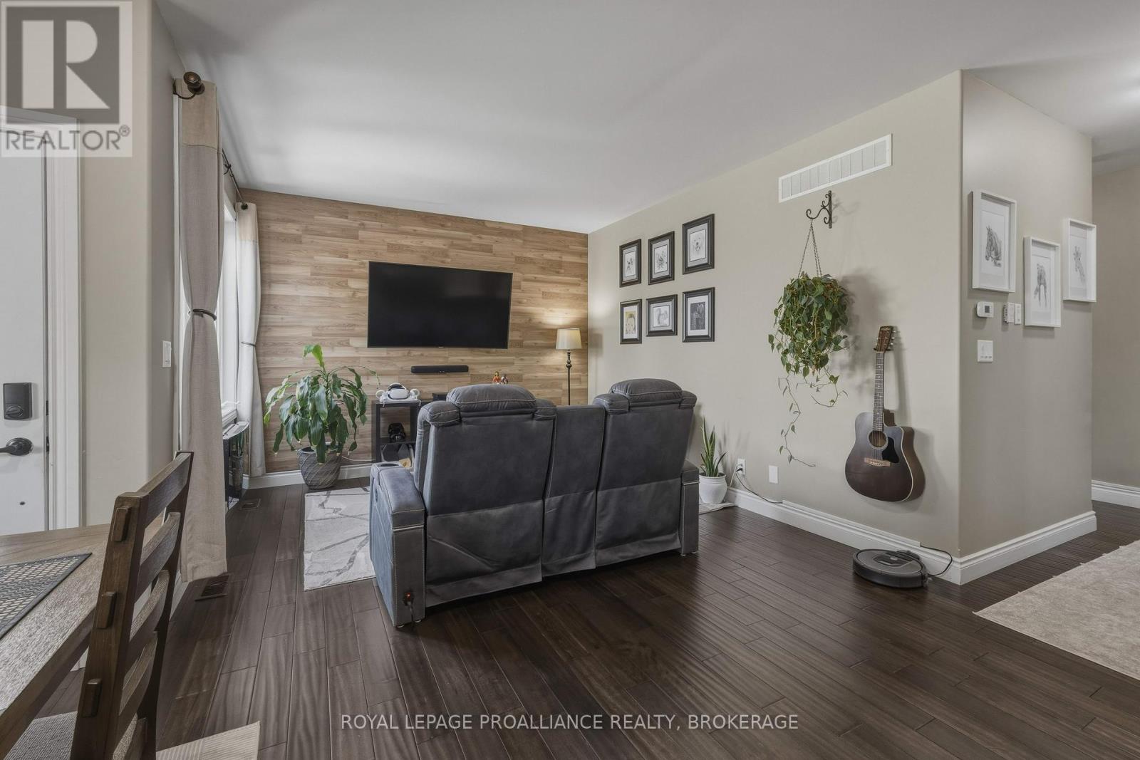 92 WINDERMERE BOULEVARD - 17