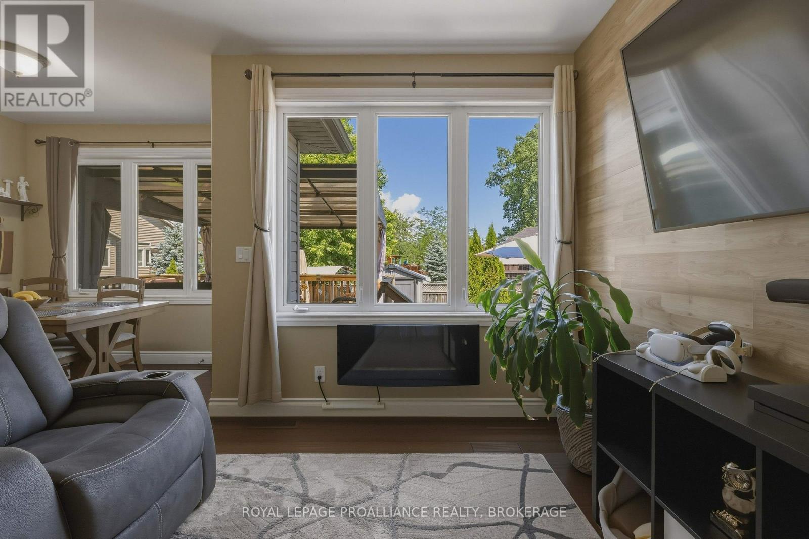 92 WINDERMERE BOULEVARD - 19