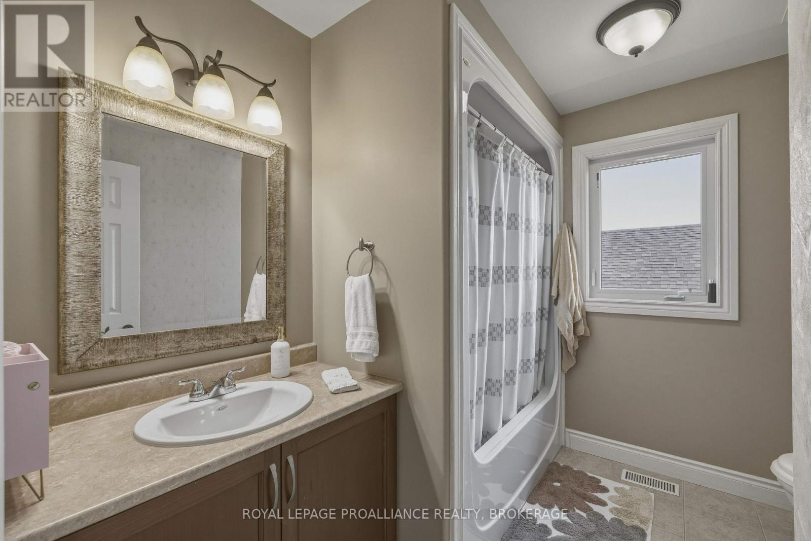 92 WINDERMERE BOULEVARD - 26