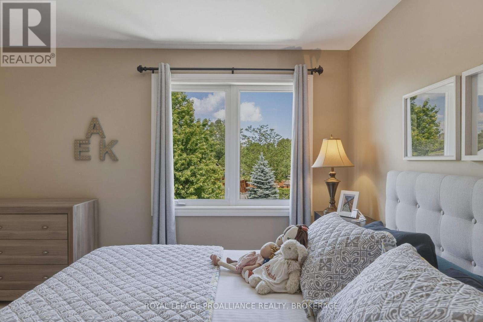 92 WINDERMERE BOULEVARD - 29