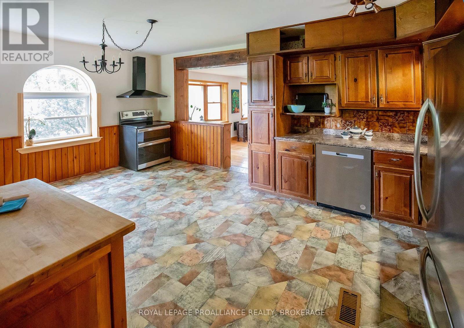 2345 HUGHES ROAD - 15