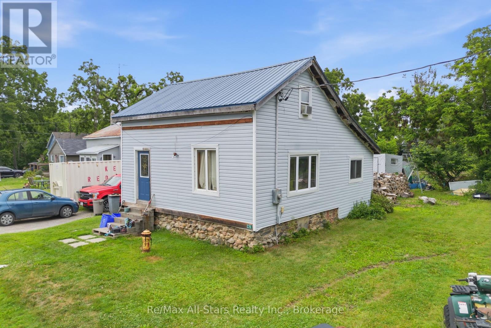 19 CHRISTOPHER STREET - 1