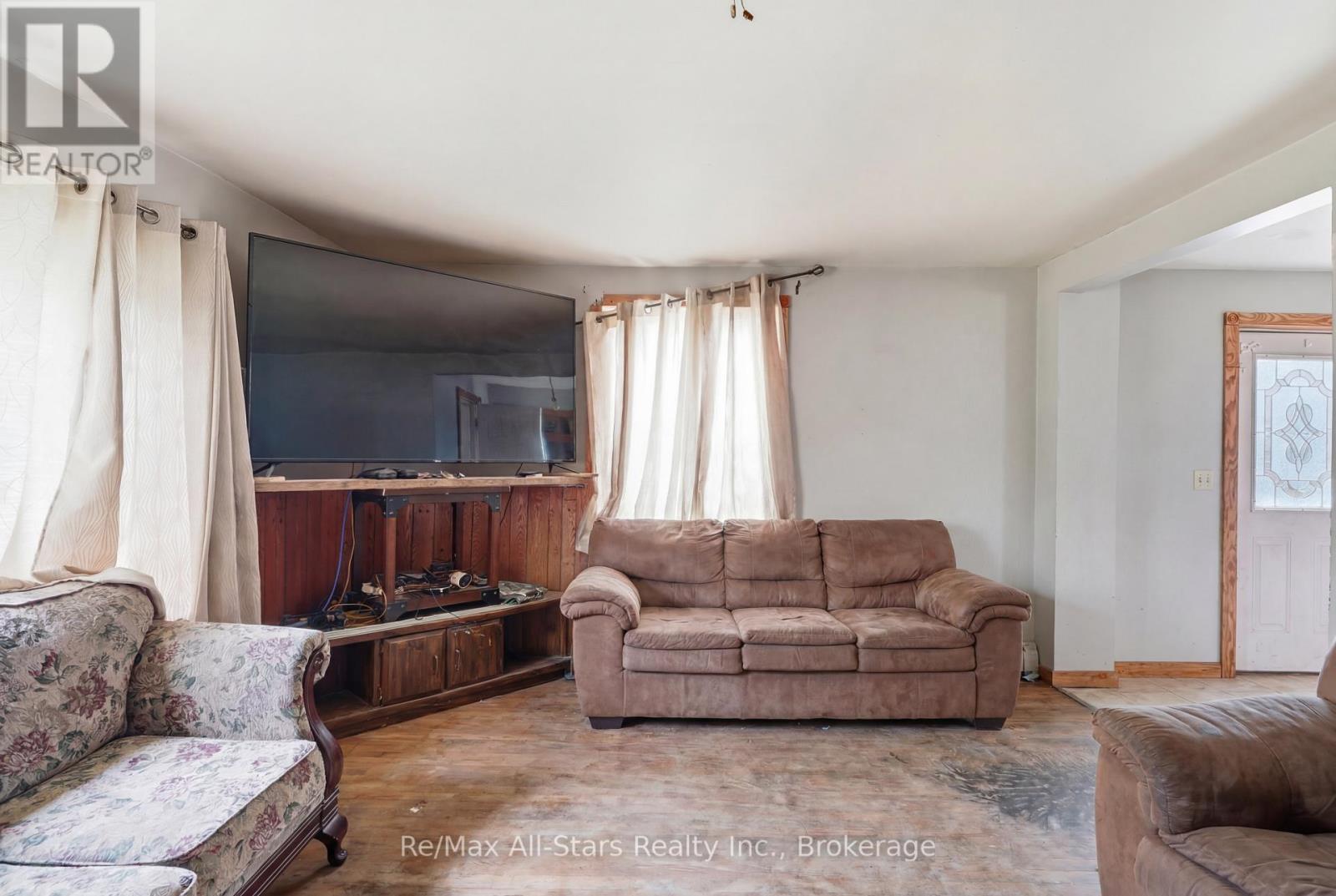 19 CHRISTOPHER STREET - 11