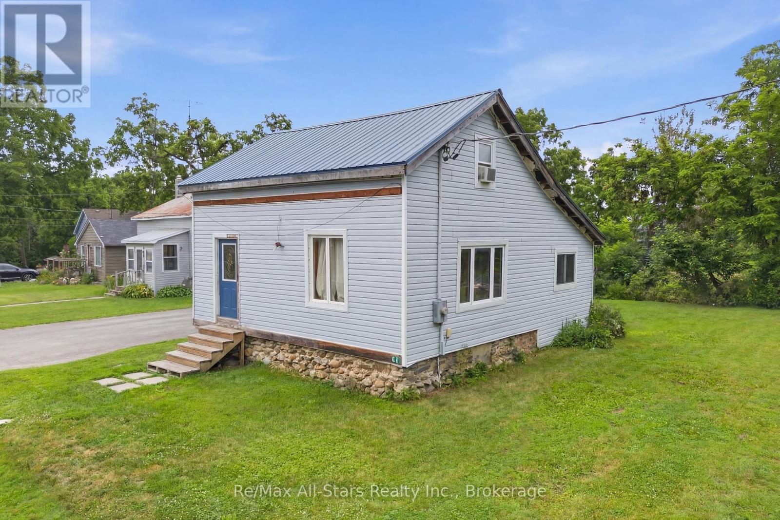 19 CHRISTOPHER STREET - 2