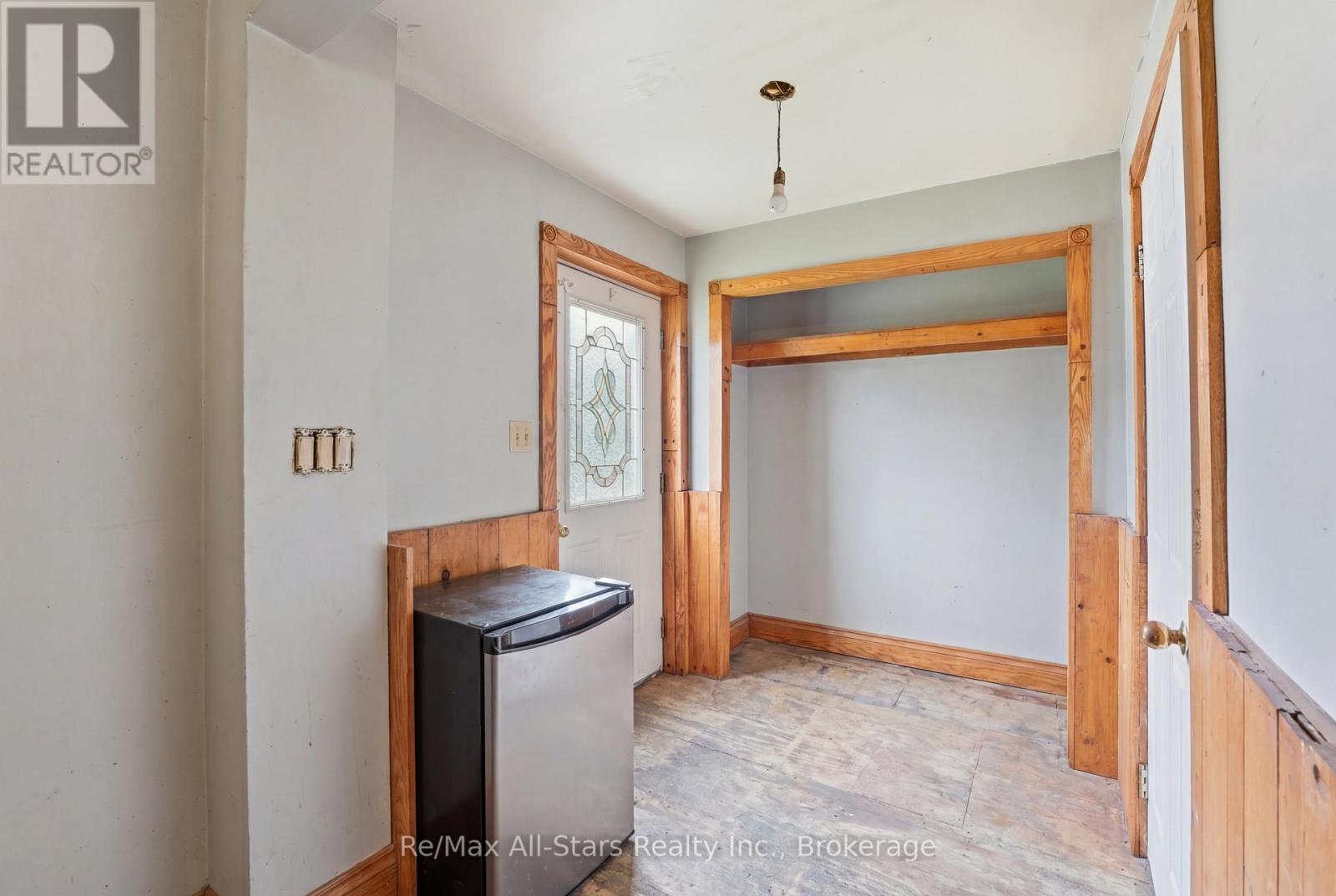 19 CHRISTOPHER STREET - 21