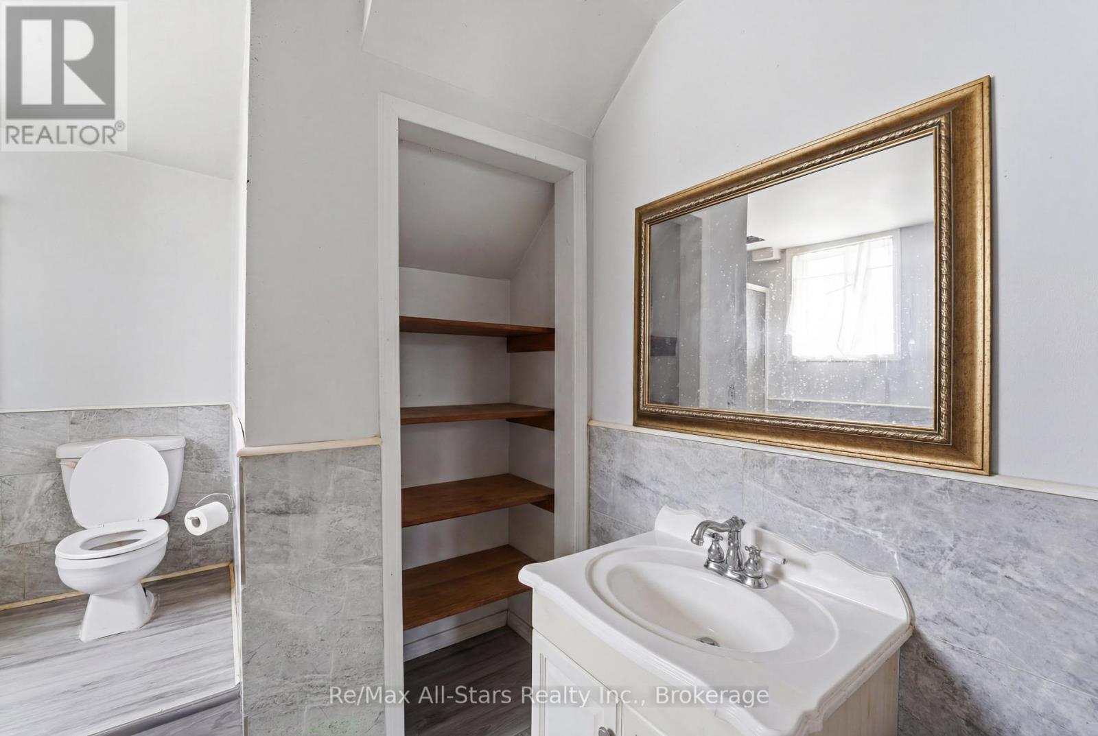 19 CHRISTOPHER STREET - 9