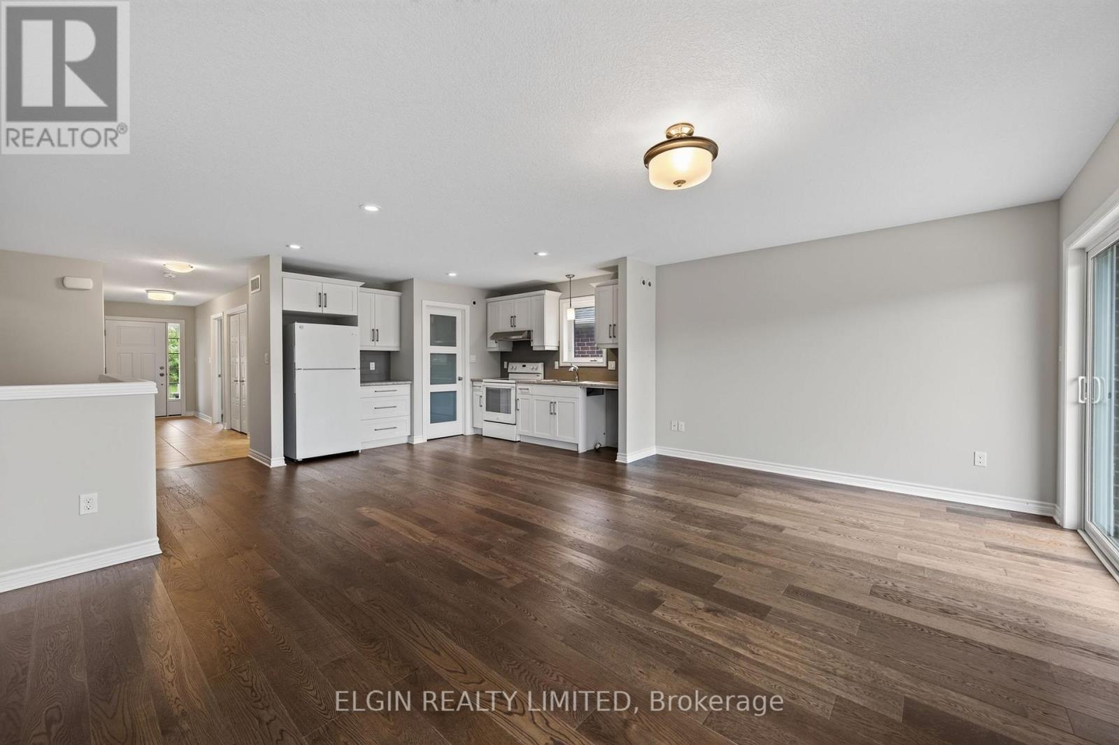9 ASHBERRY PLACE - 12