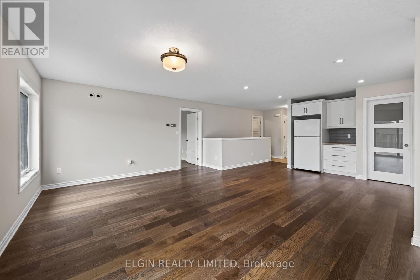 9 ASHBERRY PLACE - 15