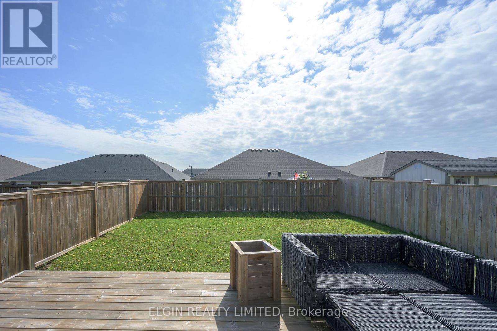 9 ASHBERRY PLACE - 8