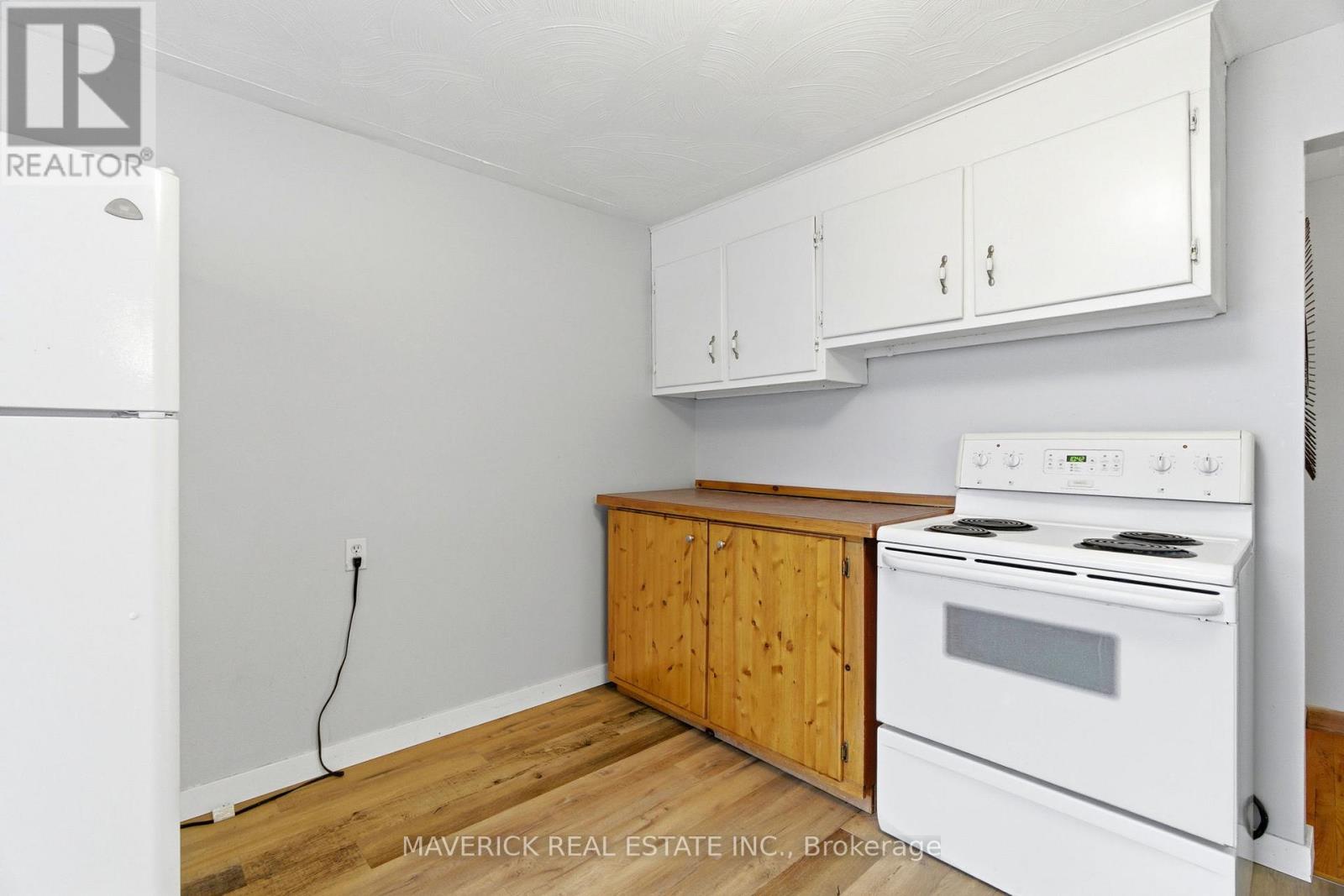 181 PICTON STREET W - 16
