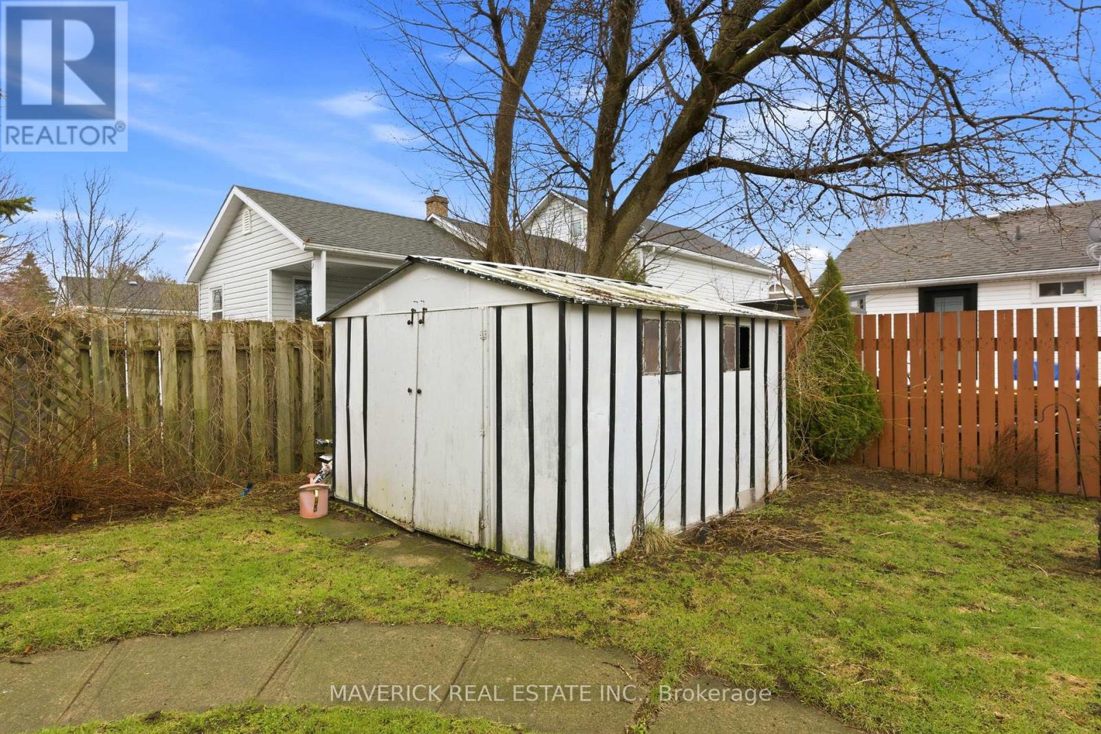 181 PICTON STREET W - 37
