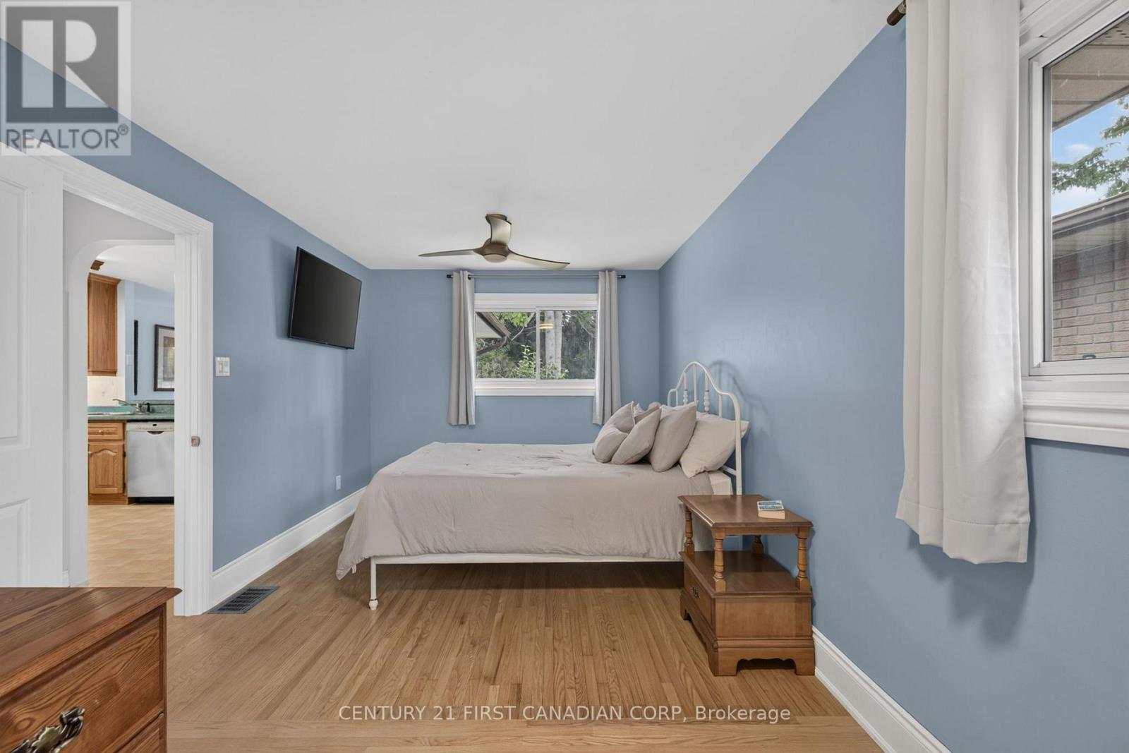 11 CORNELL CRESCENT - 21