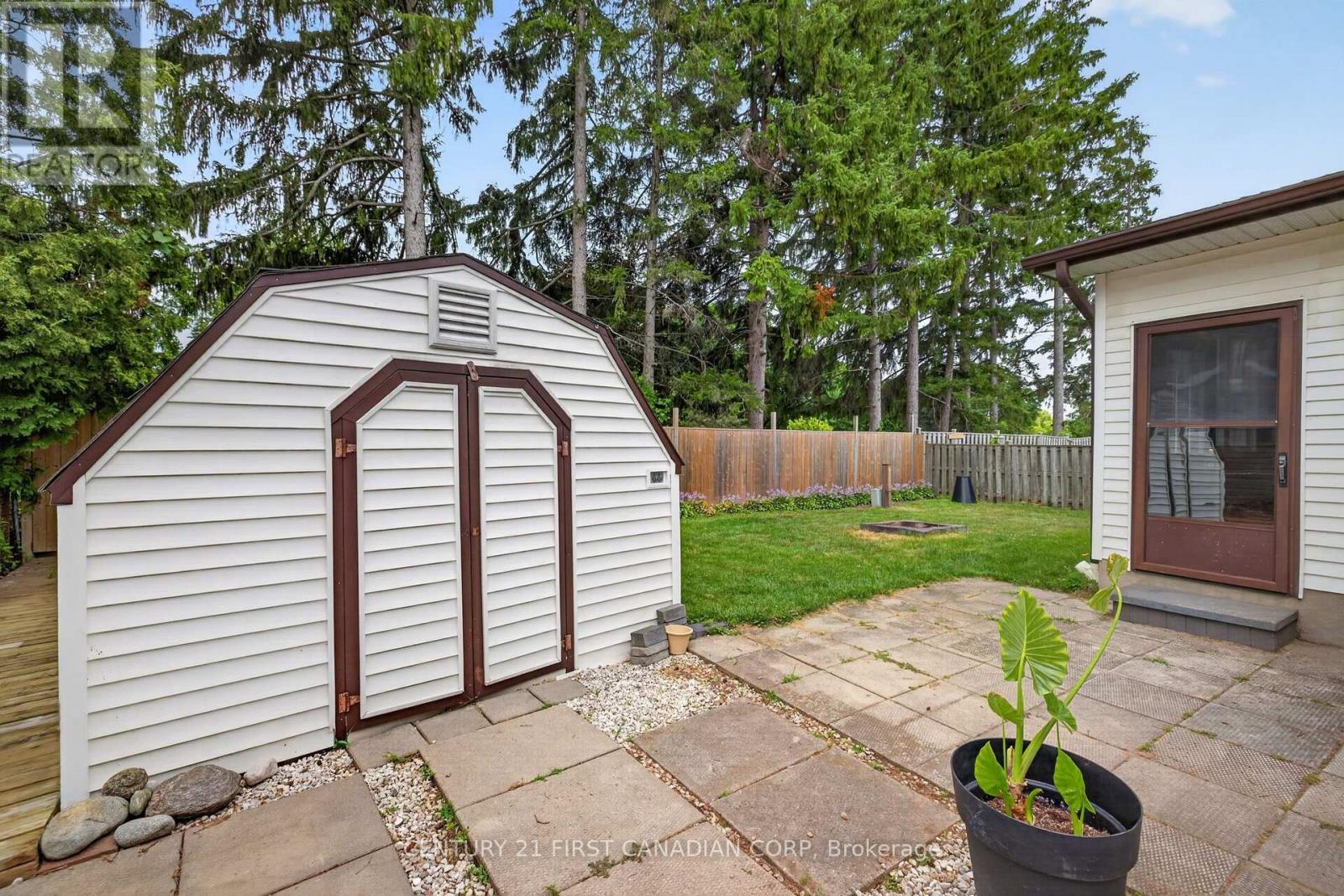 11 CORNELL CRESCENT - 24