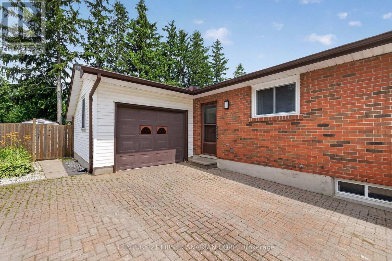 11 CORNELL CRESCENT - 27