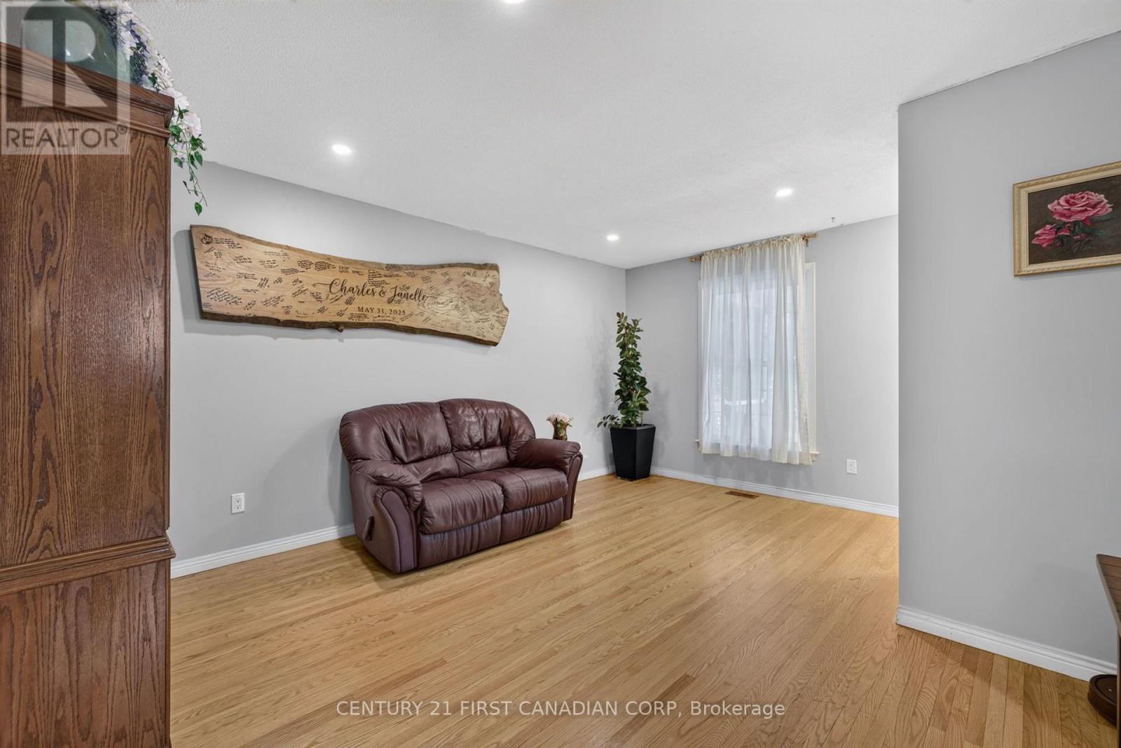 11 CORNELL CRESCENT - 7