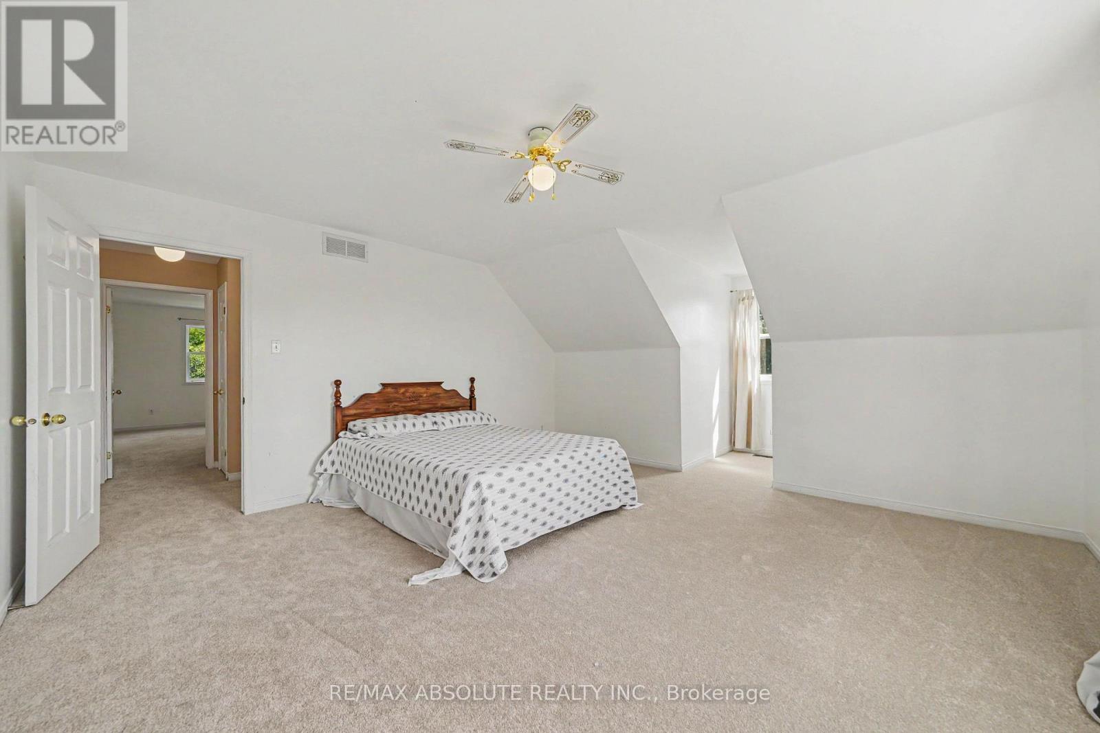 8306 BANK STREET - 19