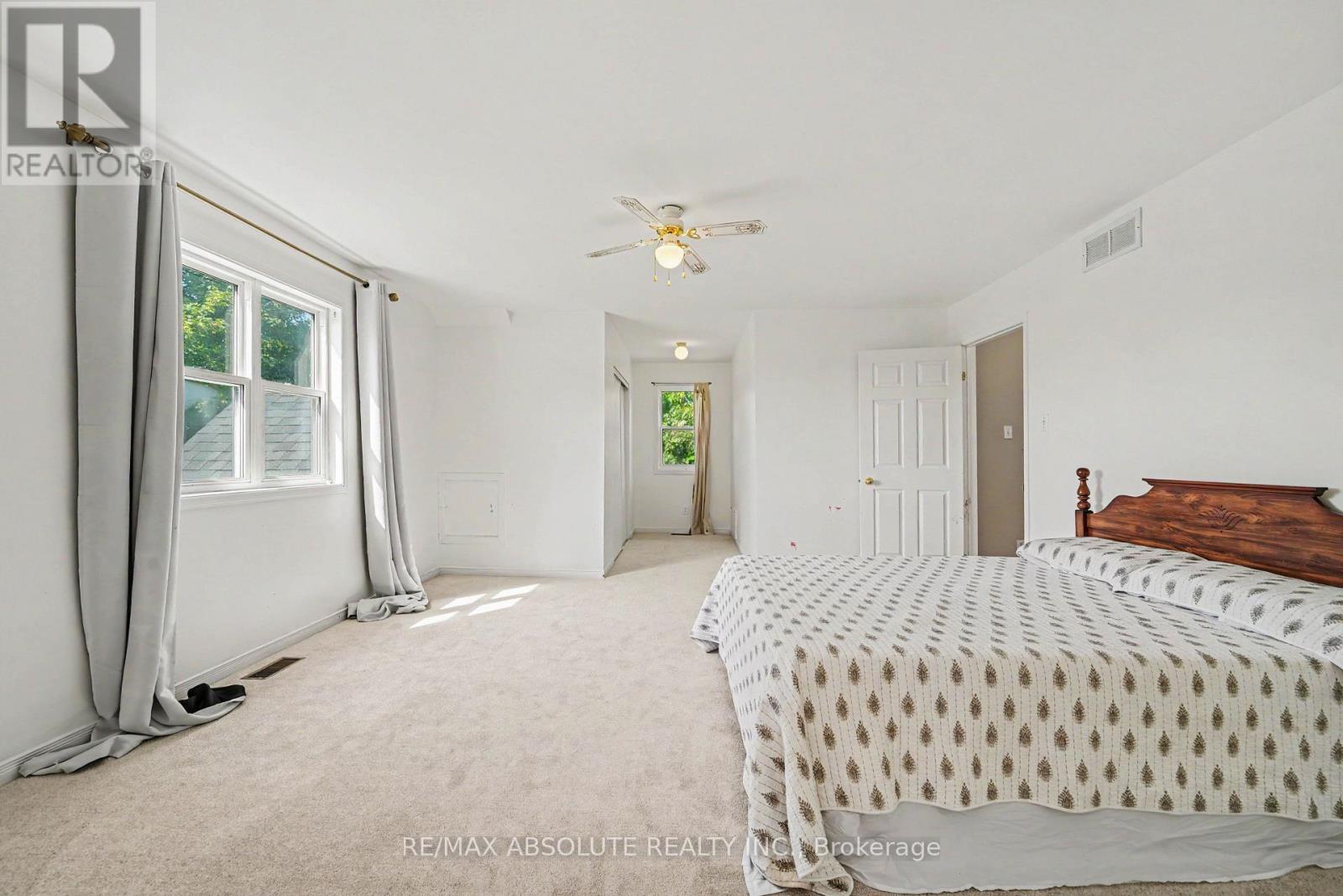 8306 BANK STREET - 20