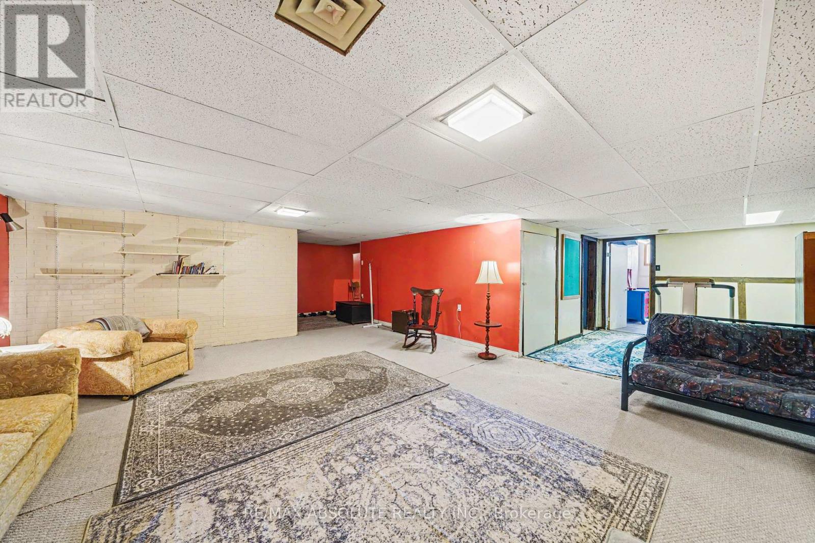 8306 BANK STREET - 25