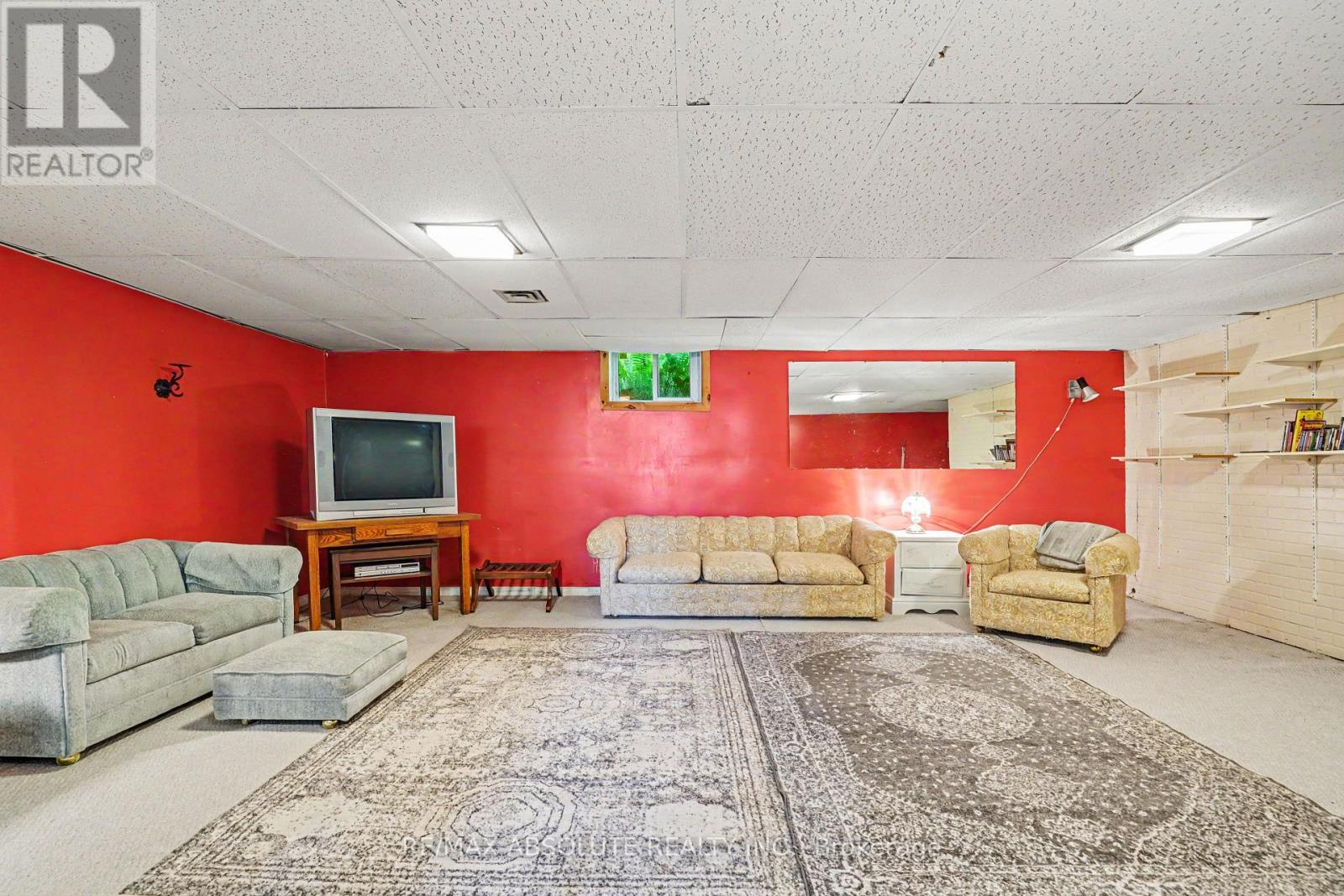 8306 BANK STREET - 26