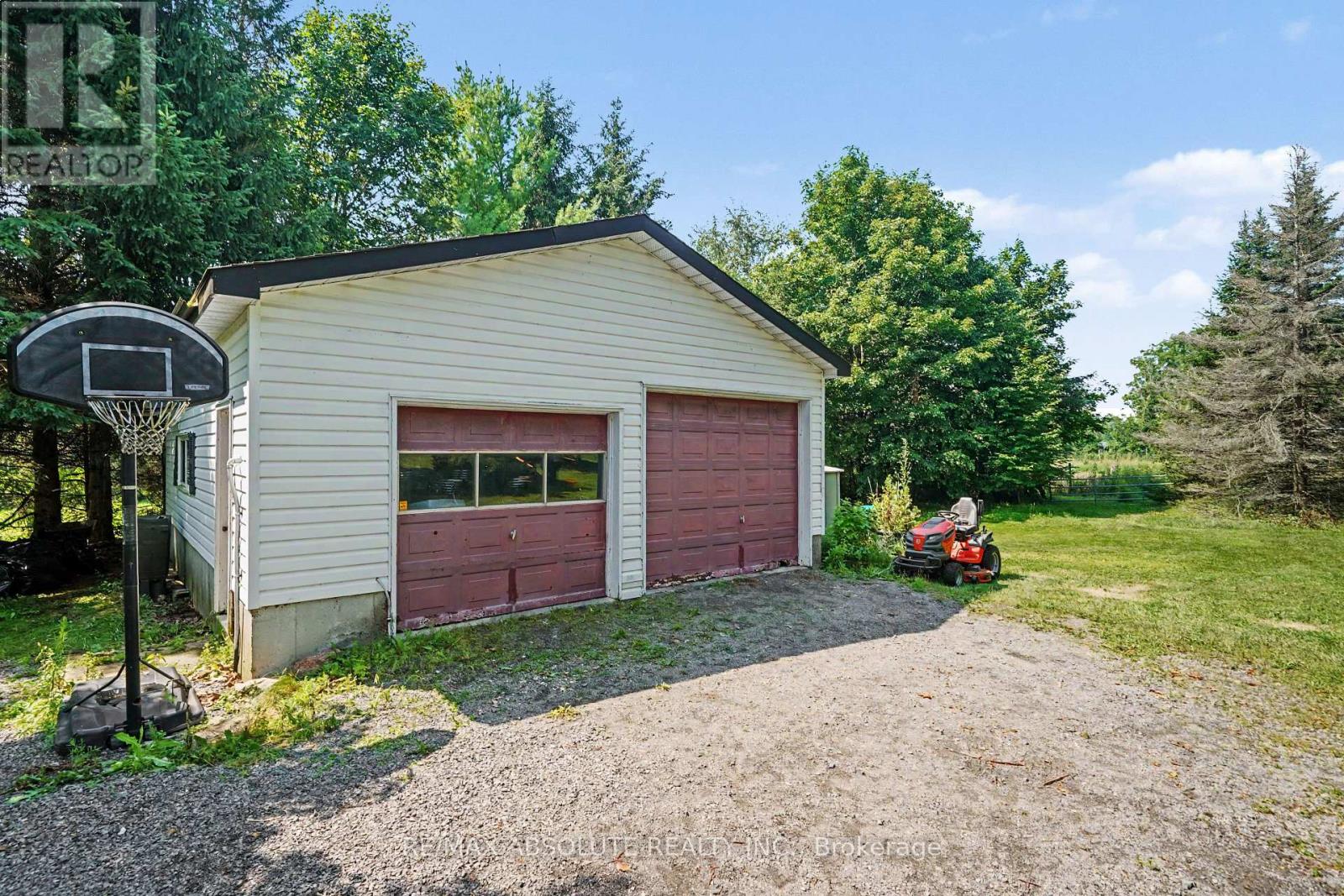 8306 BANK STREET - 28