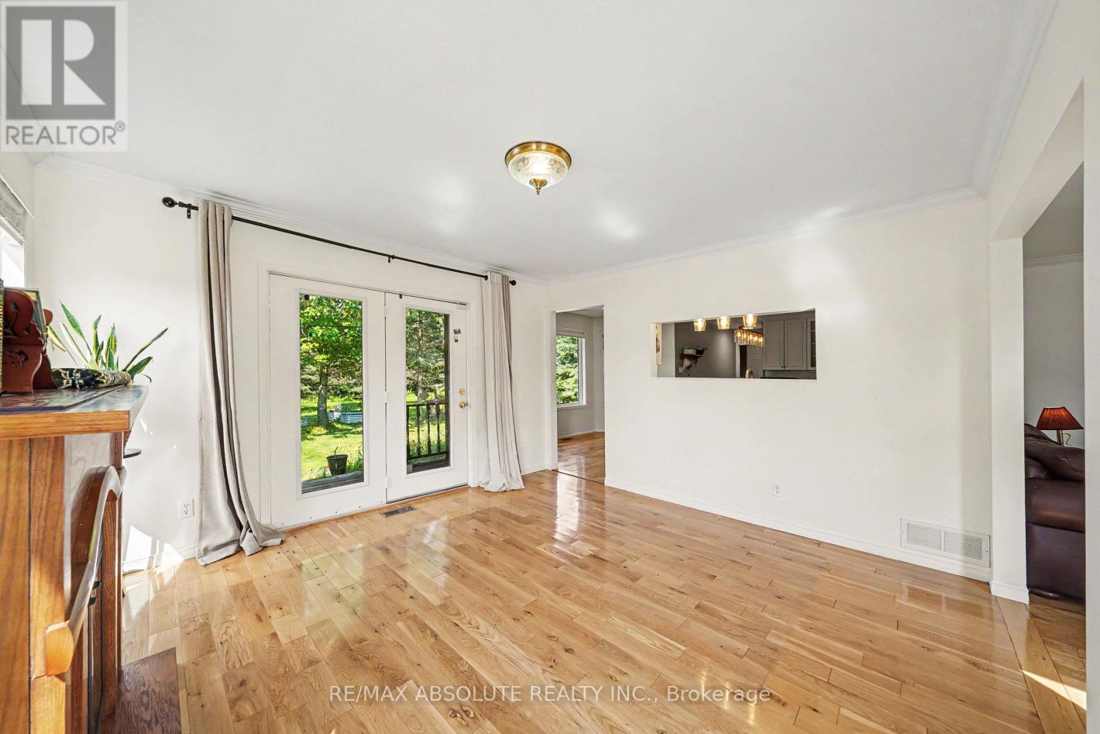 8306 BANK STREET - 9