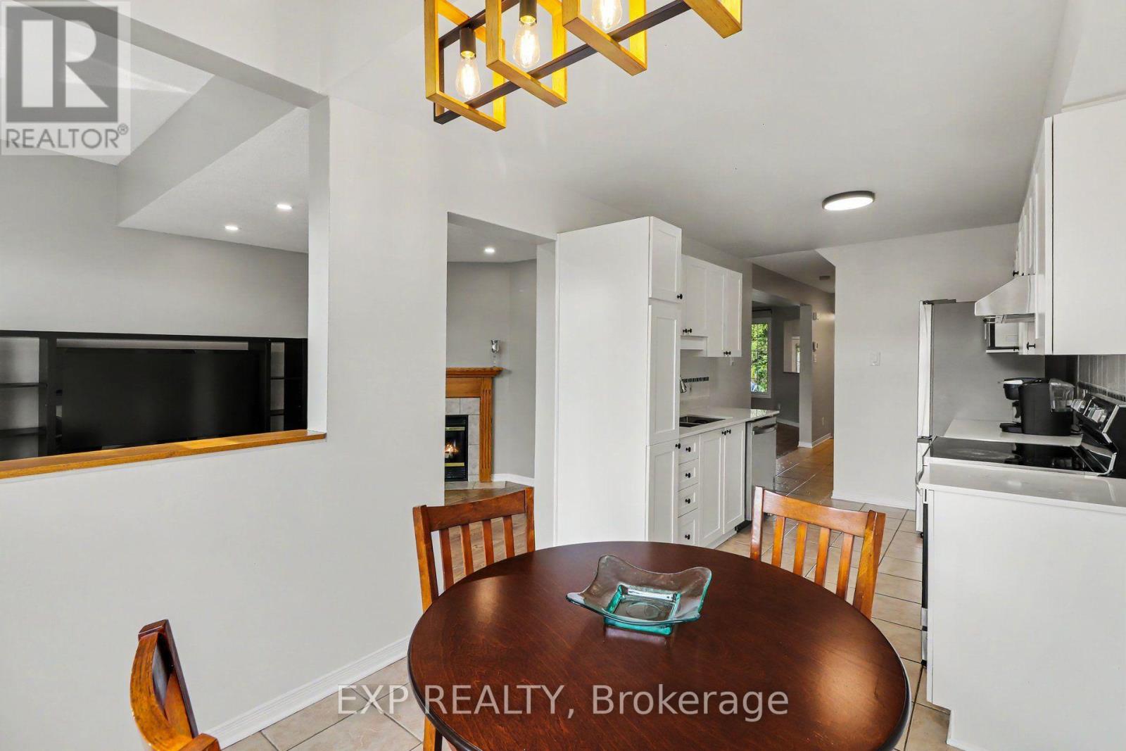 203 DUNTROON CIRCLE, Ottawa. Luxury613. By Peter Sagos - Image 14