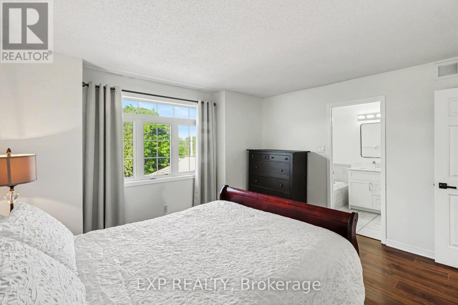 203 DUNTROON CIRCLE, Ottawa. Luxury613. By Peter Sagos - Image 22