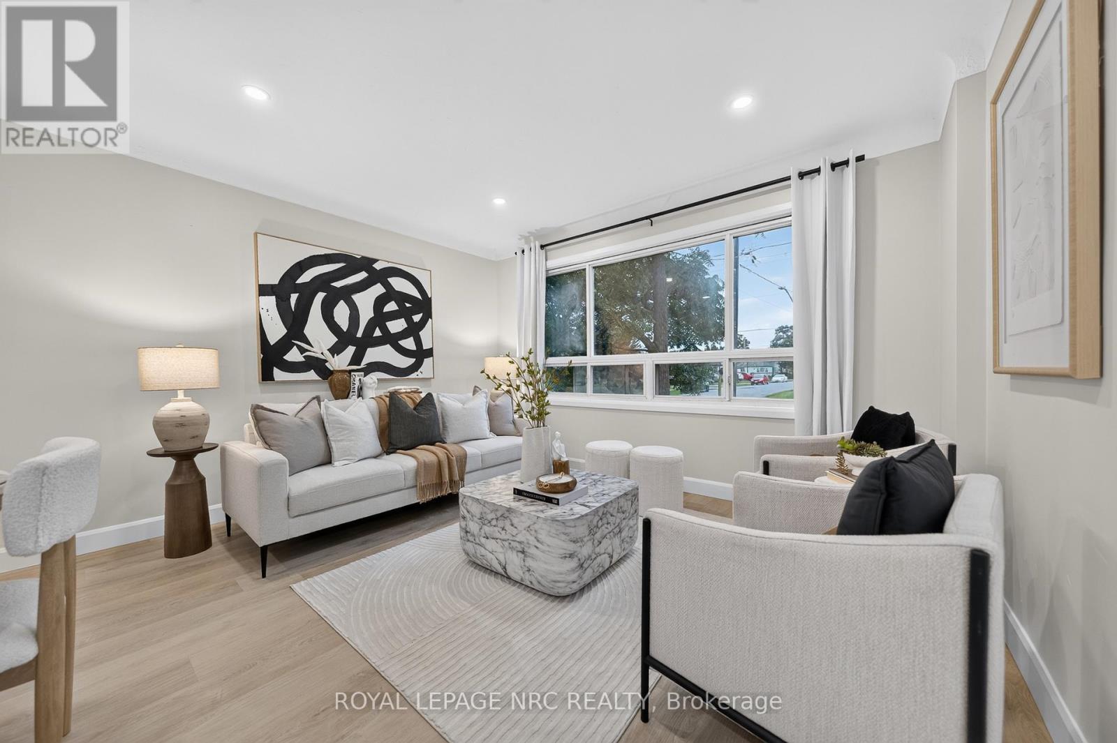 70 RICHMOND STREET - 11
