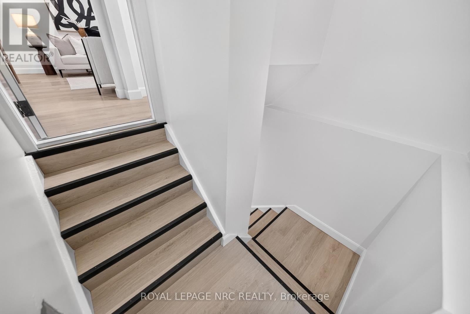 70 RICHMOND STREET - 29