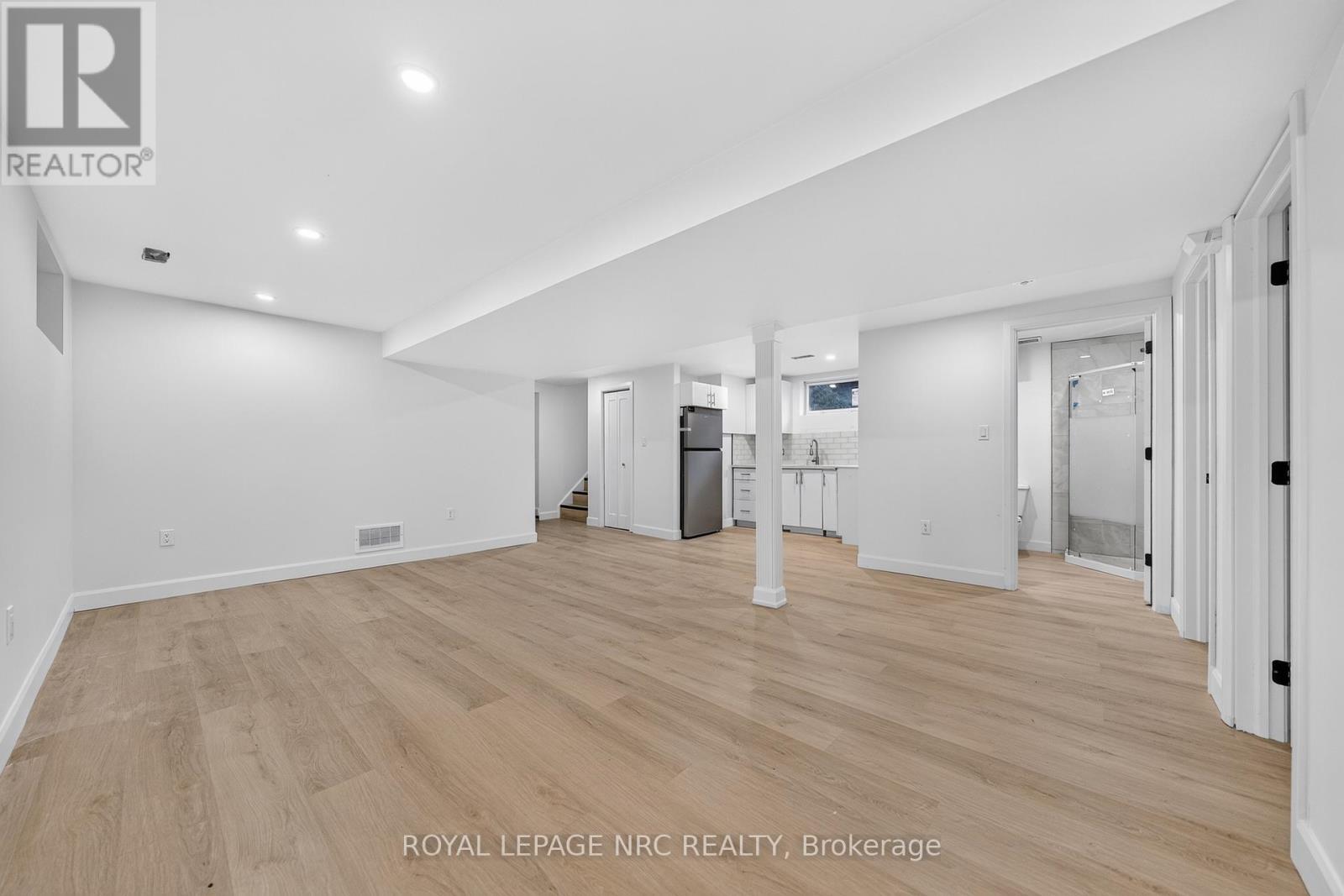 70 RICHMOND STREET - 33
