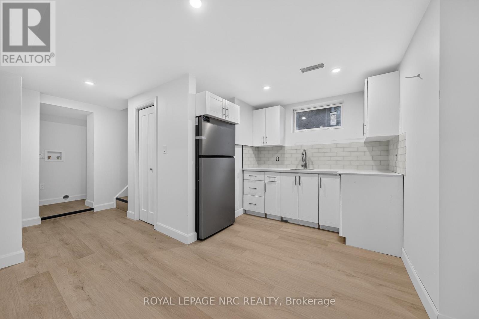 70 RICHMOND STREET - 34