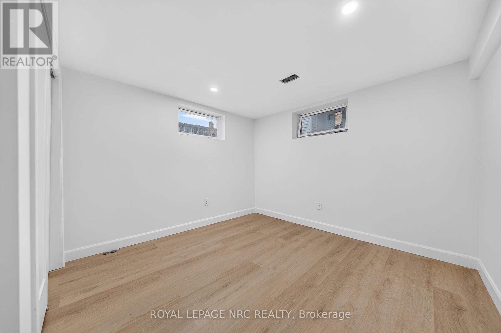70 RICHMOND STREET - 39