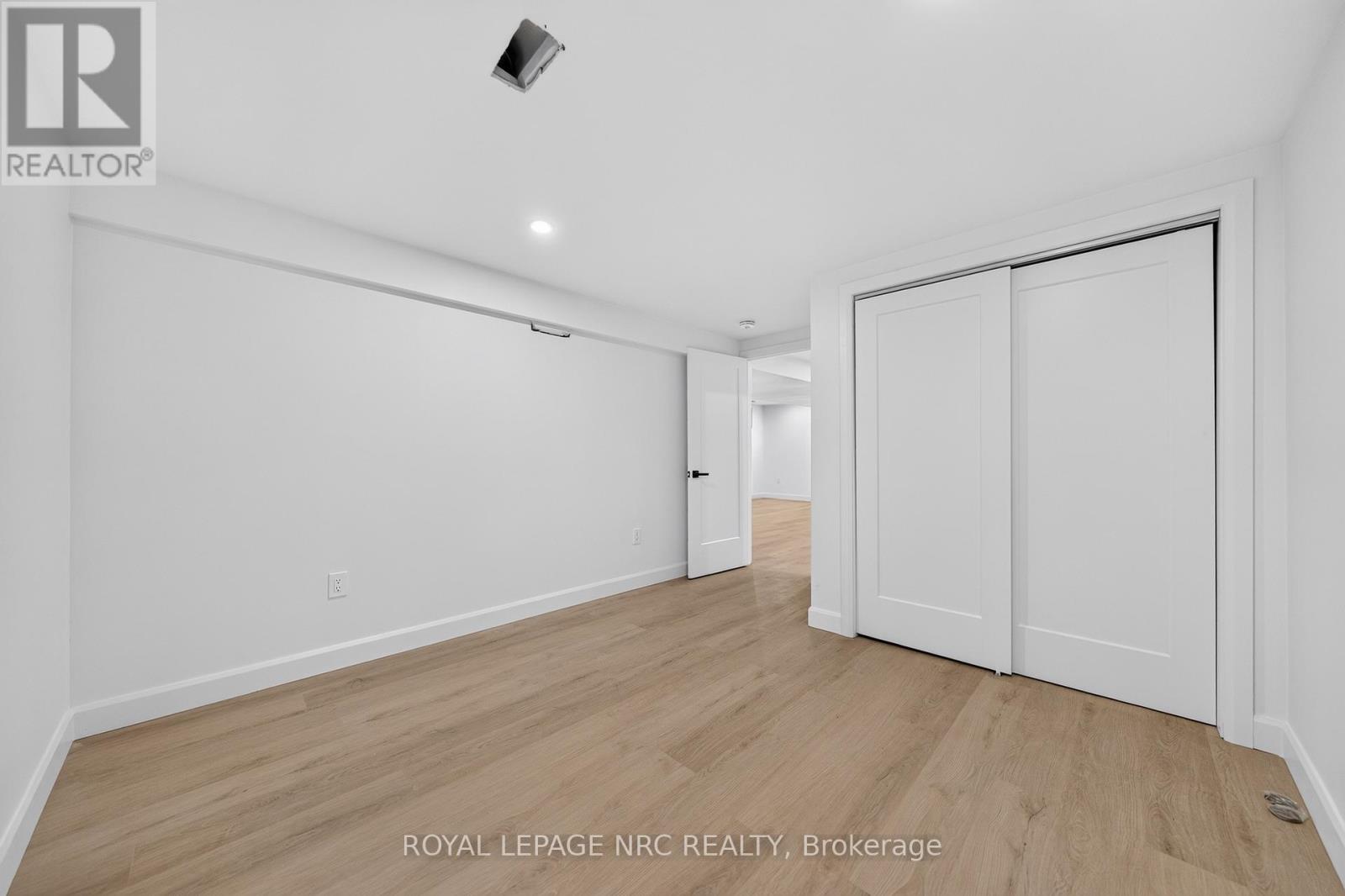 70 RICHMOND STREET - 40
